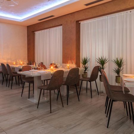 Hotel Maksim Herceg Novi Luaran gambar