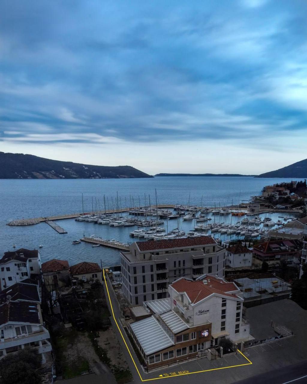 Hotel Maksim Herceg Novi Luaran gambar