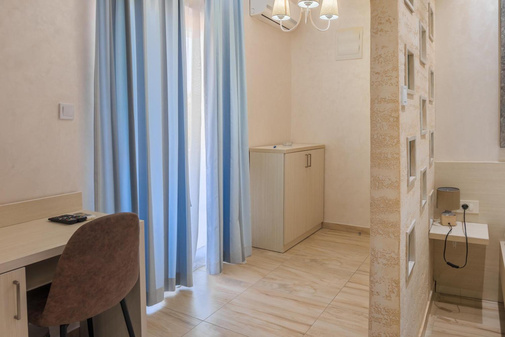 Hotel Maksim Herceg Novi Luaran gambar