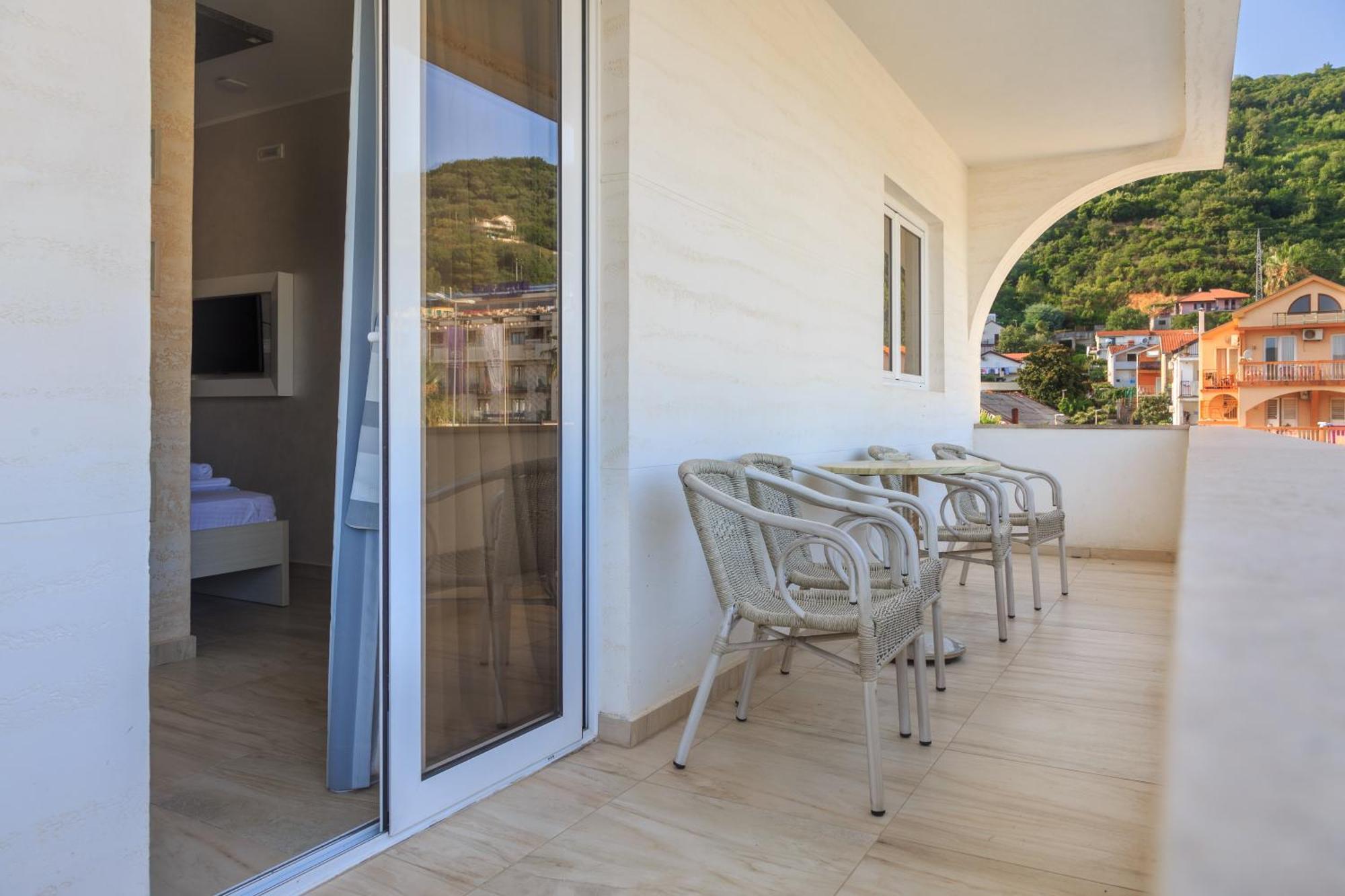 Hotel Maksim Herceg Novi Luaran gambar