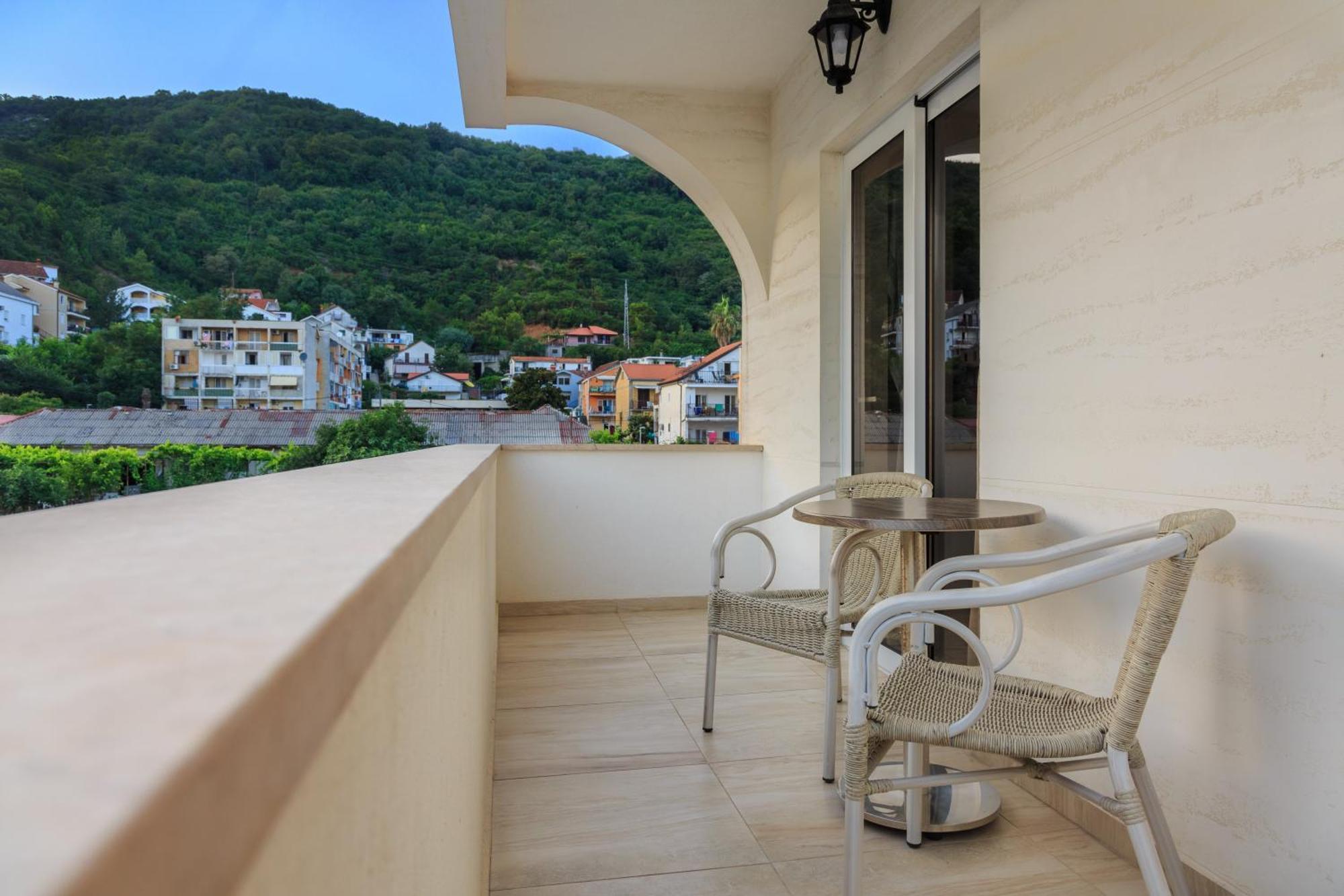 Hotel Maksim Herceg Novi Luaran gambar