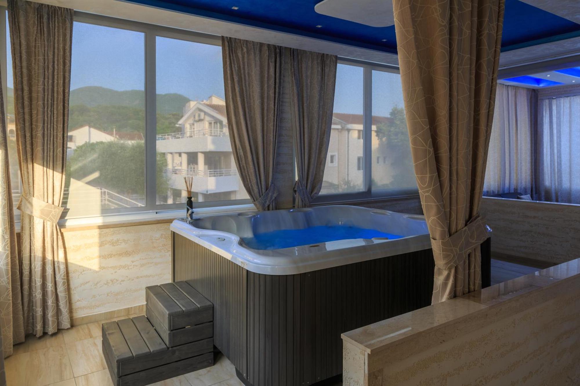 Hotel Maksim Herceg Novi Luaran gambar